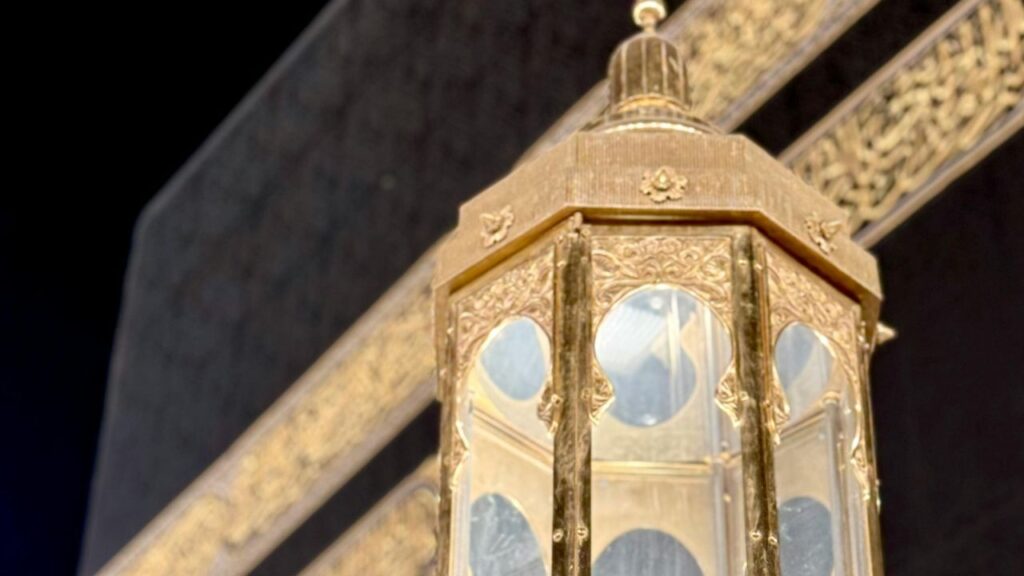 Book-Umrah-Packages-from-Chicago-Umrah-Travel-Agency-Salah-Travels