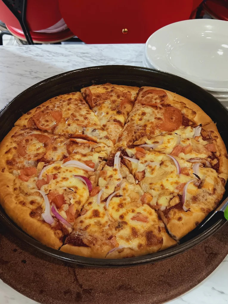 carnivor-pizza-at-ph-4kilo