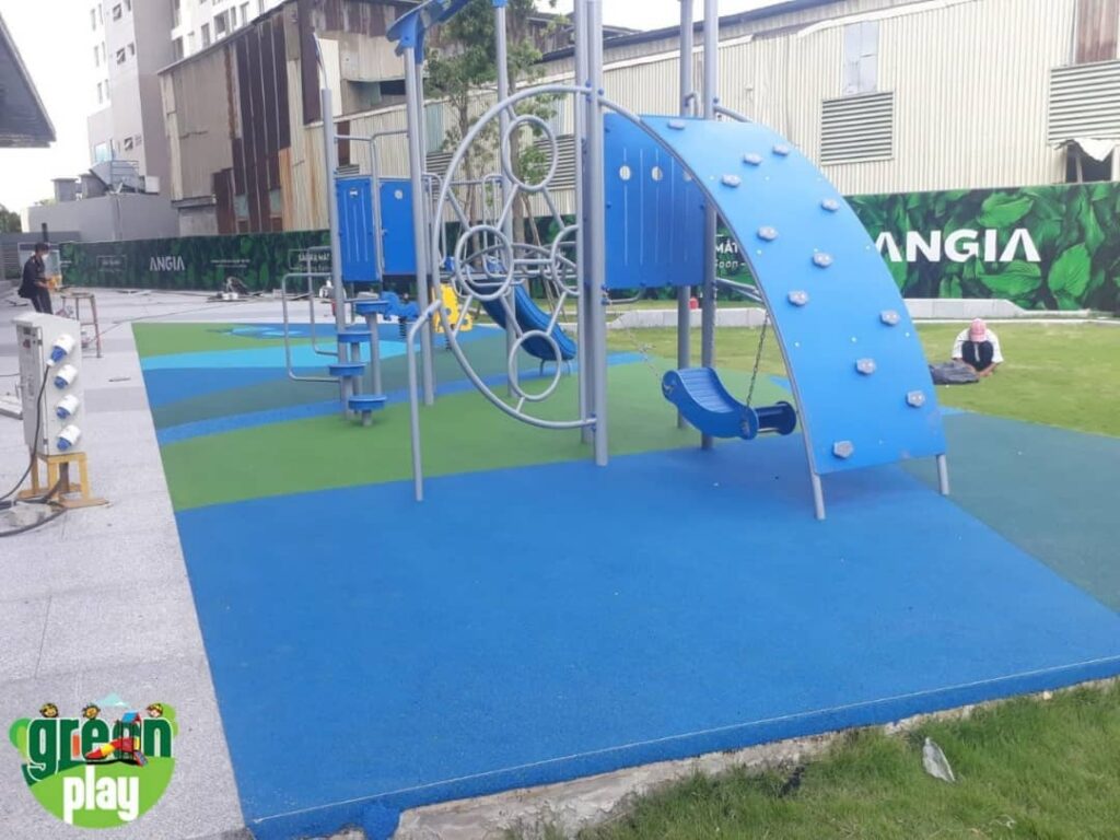 multiple-play-equipment