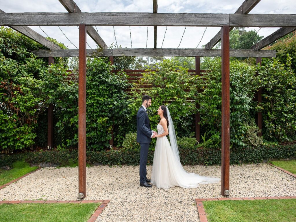 Ballara-Receptions-Melbourne-Wedding-Courtyard-Ceremony-05_1200x900